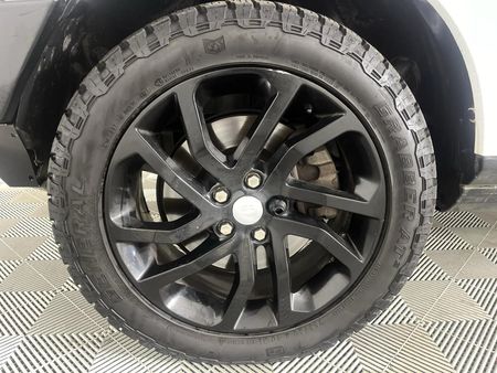 2014-Land-Rover-Discovery-4-50-V8-SE_4
