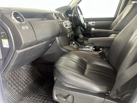 2014-Land-Rover-Discovery-4-50-V8-SE_8