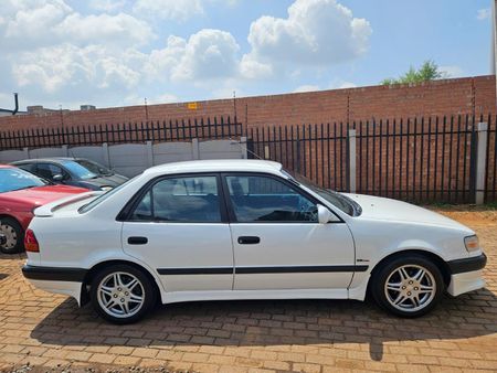 1998-Toyota-Corolla-RSi-20v_4