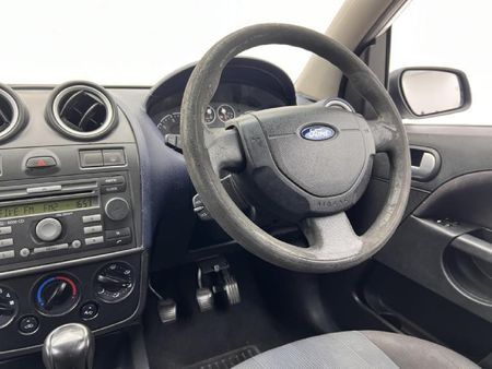 2008-Ford-Fiesta-14i-Trend-3-dr_7