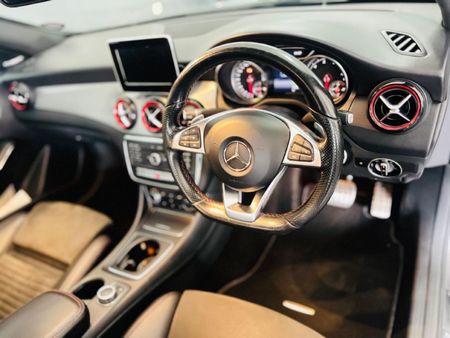 2017-Mercedes-Benz-CLA-220d-AMG-Auto_11