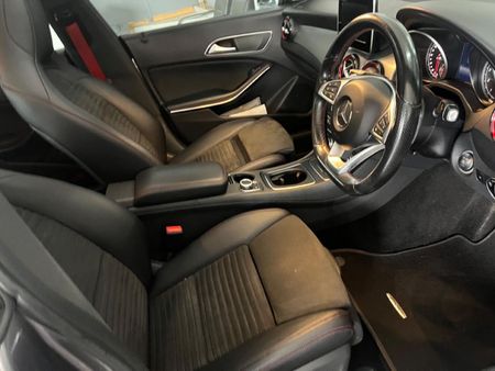 2017-Mercedes-Benz-CLA-220d-AMG-Auto_12