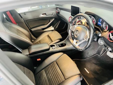 2017-Mercedes-Benz-CLA-220d-AMG-Auto_14