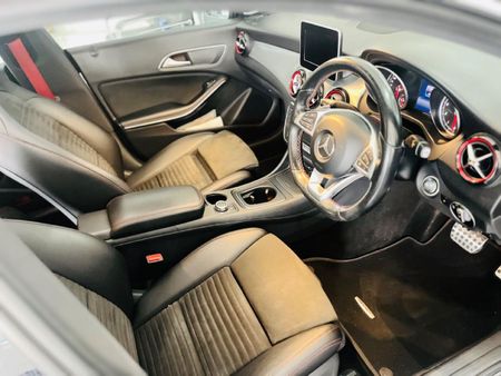 2017-Mercedes-Benz-CLA-220d-AMG-Auto_16