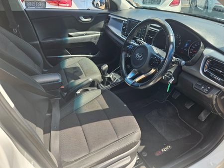 2020-Kia-Rio-14-EX-5-dr_10