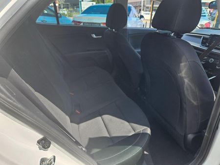 2020-Kia-Rio-14-EX-5-dr_12