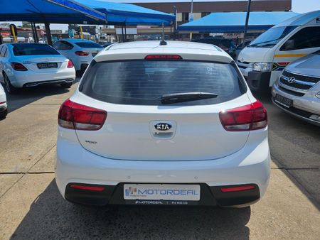 2020-Kia-Rio-14-EX-5-dr_2