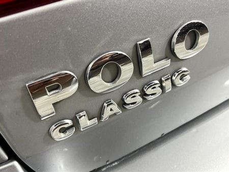 2009-Volkswagen-Polo-Classic-16-Comfortline_11