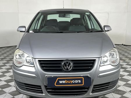 2009-Volkswagen-Polo-Classic-16-Comfortline_12