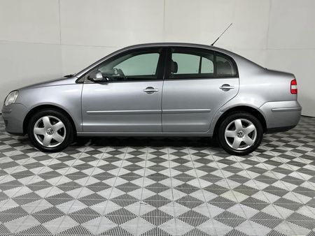 2009-Volkswagen-Polo-Classic-16-Comfortline_16