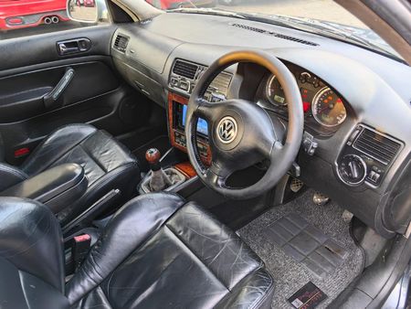 2003-Volkswagen-Jetta-IV-V5_3