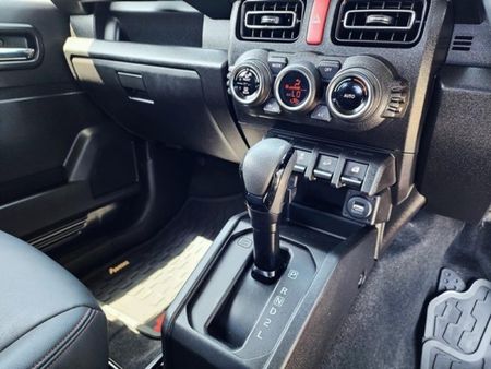 2022-Suzuki-Jimny-15-GLX-Auto_14
