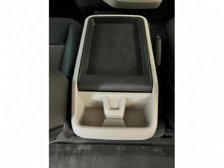 2020-Toyota-Quantum-28-GL-11-seat_9