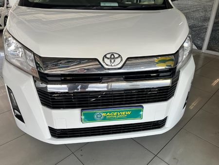 2020-Toyota-Quantum-28-GL-11-seat_1
