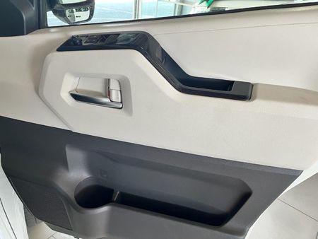 2020-Toyota-Quantum-28-GL-11-seat_3