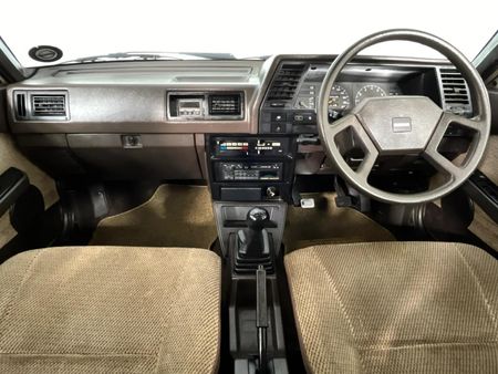 1990-Nissan-Sentra-16-SGLi_1