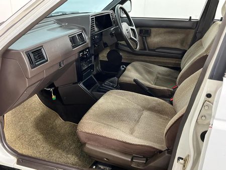1990-Nissan-Sentra-16-SGLi_8