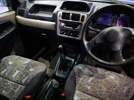 2001-Mitsubishi-Pajero-iO-16-3-dr_9