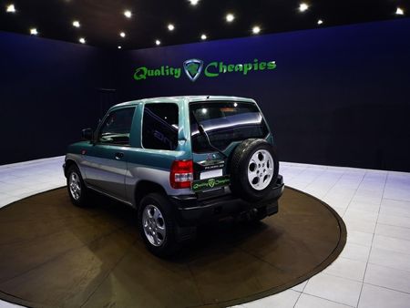 2001-Mitsubishi-Pajero-iO-16-3-dr_5