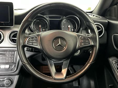2017-Mercedes-Benz-CLA-220d-Auto_11
