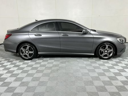 2017-Mercedes-Benz-CLA-220d-Auto_14