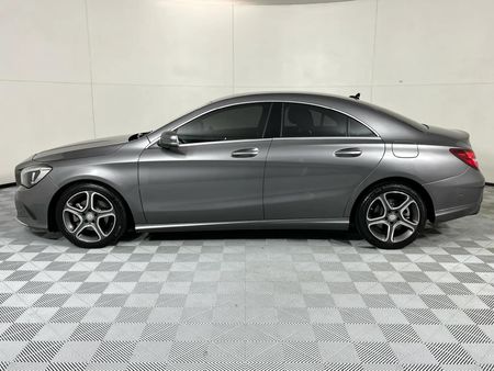 2017-Mercedes-Benz-CLA-220d-Auto_16