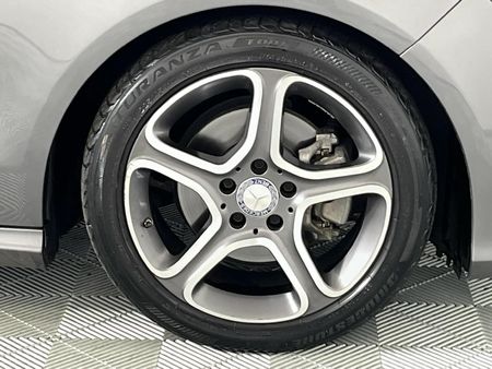 2017-Mercedes-Benz-CLA-220d-Auto_4