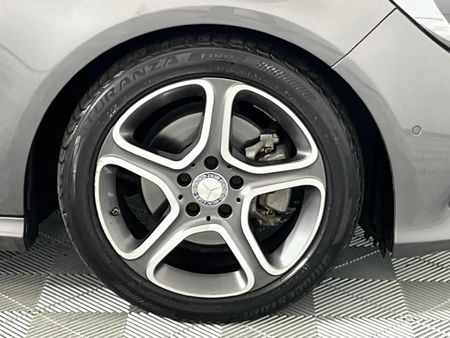 2017-Mercedes-Benz-CLA-220d-Auto_5