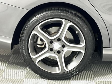 2017-Mercedes-Benz-CLA-220d-Auto_6