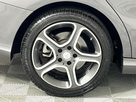 2017-Mercedes-Benz-CLA-220d-Auto_7