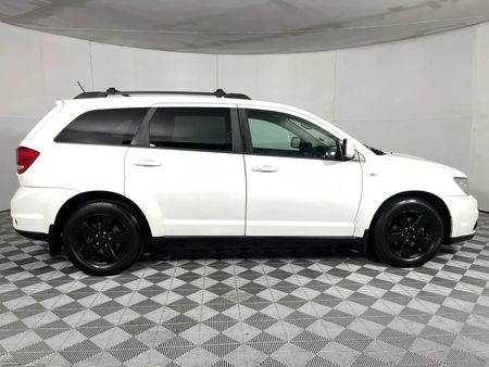 2012-Dodge-Journey-36-V6-SXT-Auto_14