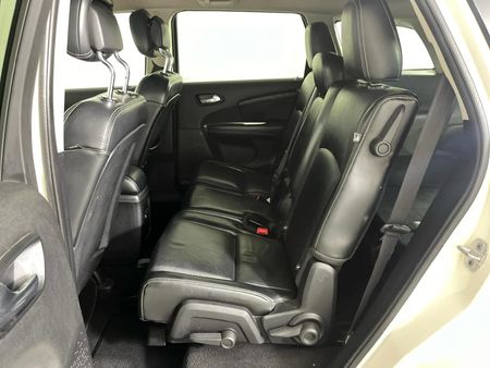 2012-Dodge-Journey-36-V6-SXT-Auto_3