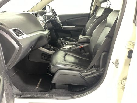 2012-Dodge-Journey-36-V6-SXT-Auto_8