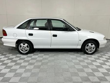 1999-Opel-Astra-Euro-160i_13