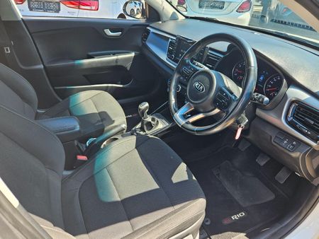 2020-Kia-Rio-14-EX-5-dr_10
