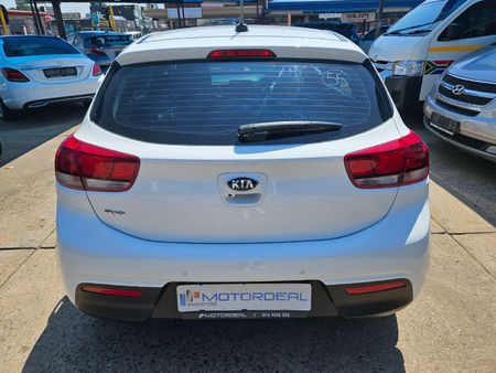 2020-Kia-Rio-14-EX-5-dr_2