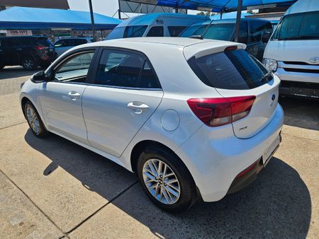 2020-Kia-Rio-14-EX-5-dr_3