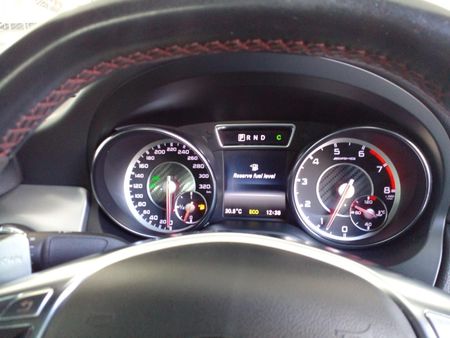 2015-Mercedes-AMG-CLA-45-AMG_10