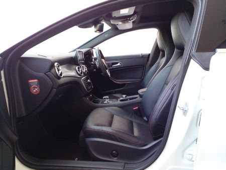2015-Mercedes-AMG-CLA-45-AMG_11