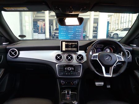 2015-Mercedes-AMG-CLA-45-AMG_14