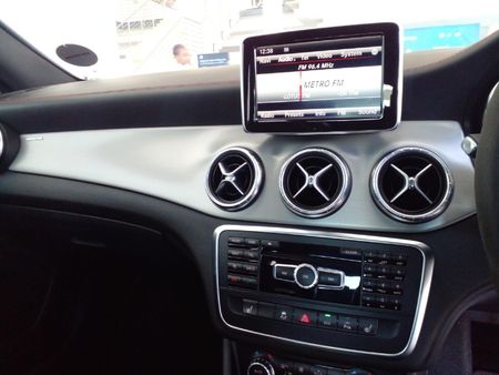 2015-Mercedes-AMG-CLA-45-AMG_6