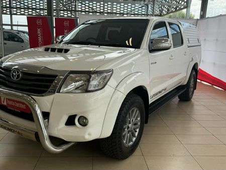 2015-Toyota-Hilux-30-D-4D-Legend-45-4x4-Double-Cab_2