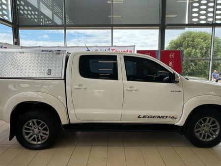2015-Toyota-Hilux-30-D-4D-Legend-45-4x4-Double-Cab_3