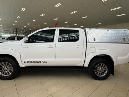 2015-Toyota-Hilux-30-D-4D-Legend-45-4x4-Double-Cab_4