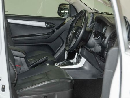 2019-Isuzu-D-Max-300-LX-4x4-Auto-Double-Cab_6