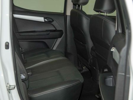 2019-Isuzu-D-Max-300-LX-4x4-Auto-Double-Cab_7