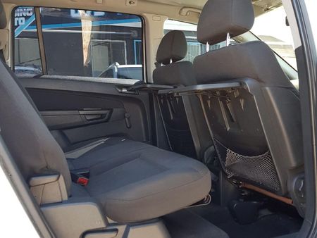 2007-Opel-Zafira-16-Essentia_13