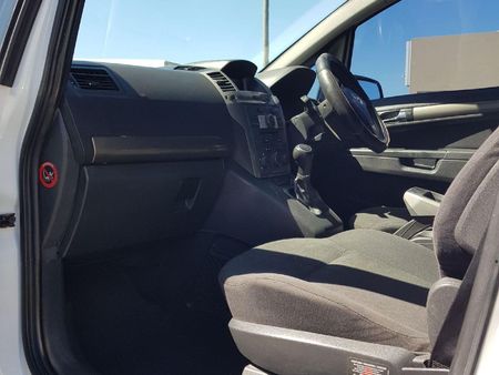 2007-Opel-Zafira-16-Essentia_15