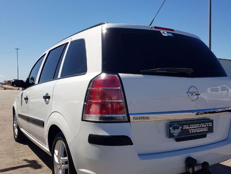 2007-Opel-Zafira-16-Essentia_5