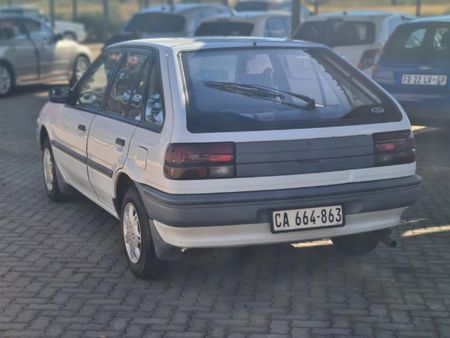 1992-Ford-Laser-13_2